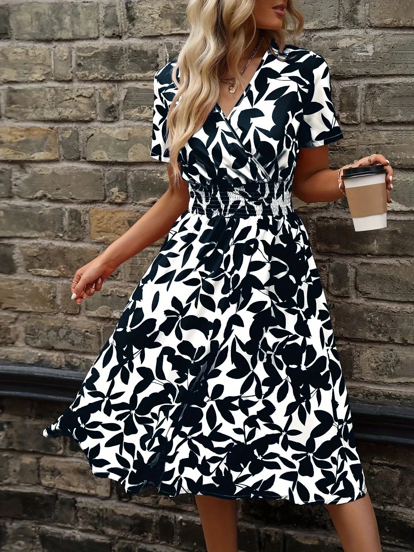 Odette – Wikkeljurk met groene botanische print